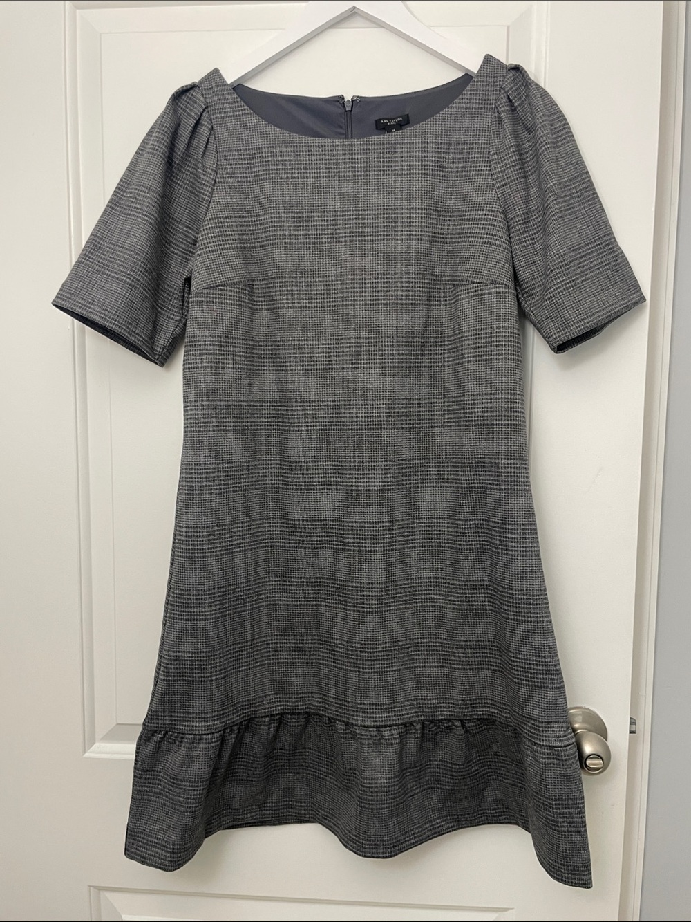 Ann Taylor Gray Plaid Short-Sleeve Shift Dress with Ruffle Hem